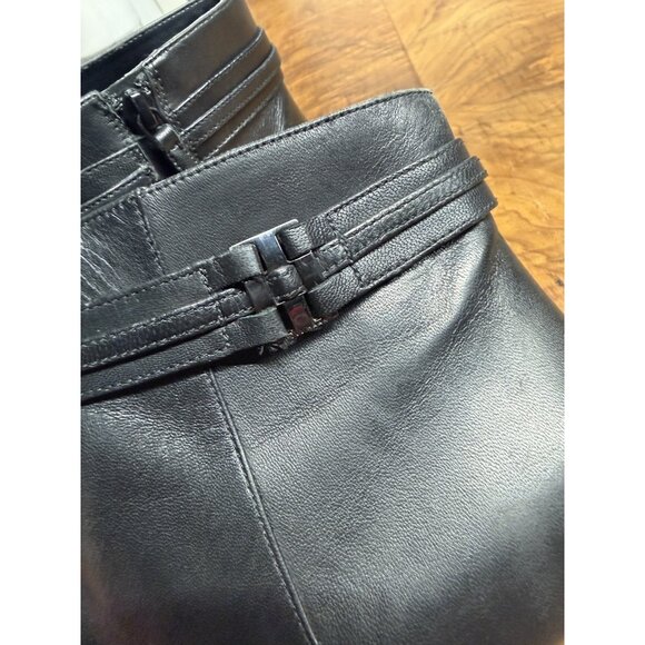 Cole Haan Women’s 9.5 Black Leather Kitten Heel Zip Ankle Boots Style D42371 - Picture 5 of 6